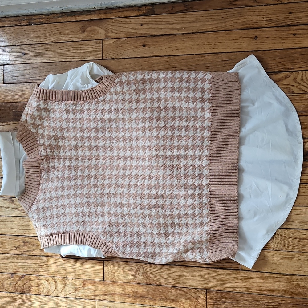 Houndstooth Beige Knit Sweater Vest - Picture 3 of 3